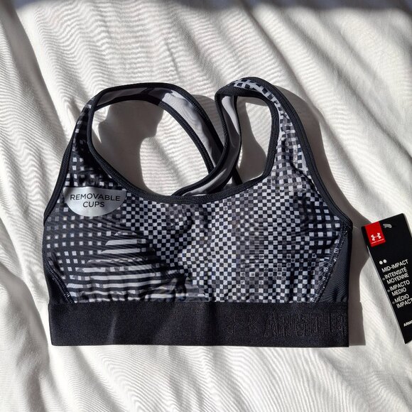 Under Armour Sports Bra - Picture 1 of 6